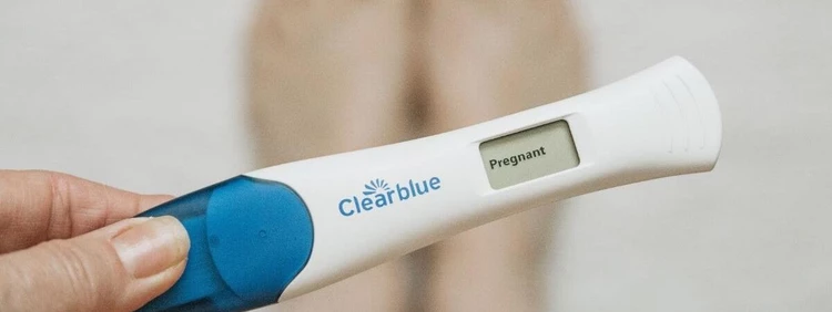 Positive Pregnancy Test Picture: What To Look For (With Examples)