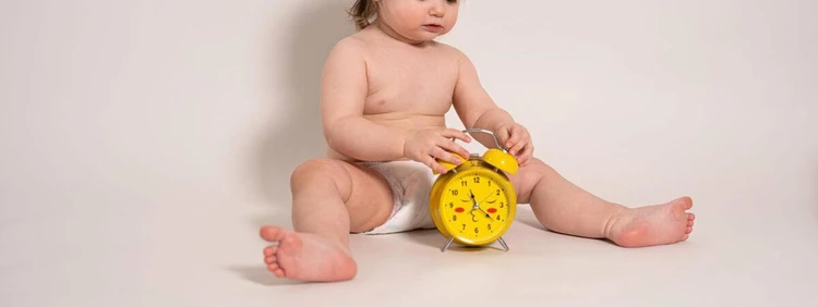 55 Nombres que Significan Tiempo para Bebés | Peanut 